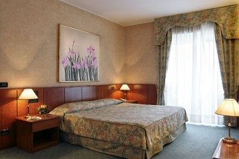 Air Palace 4* Leini